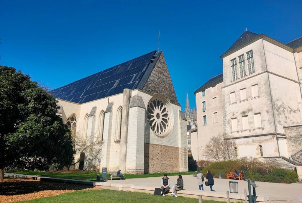 Angers offers more than just history—it’s a place of art, local cuisine, and truly authentic cultural experiences. Perfect for travelers seeking a different side of France, full of details only locals know. 📲 Explore the best of it with Local Secrets. #Angers #TravelBlog #CulturalTravel #LoireValley #LocalSecrets #FranceTips